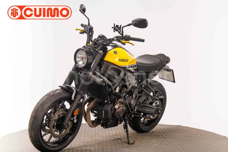Yamaha XSR700 - Vista 9