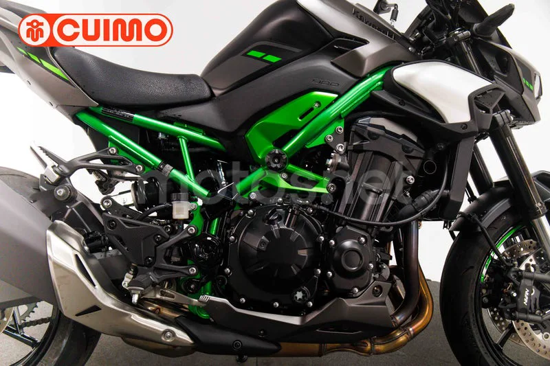 Kawasaki Z900 - Vista 15