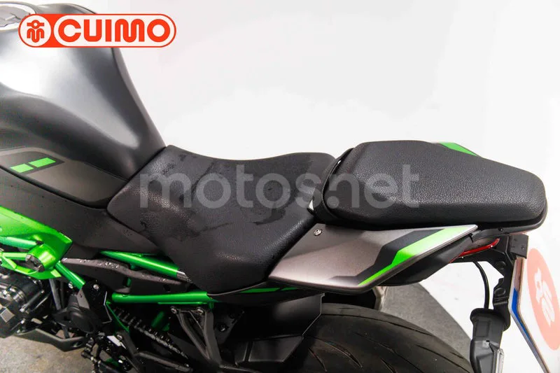 Kawasaki Z900 - Vista 21
