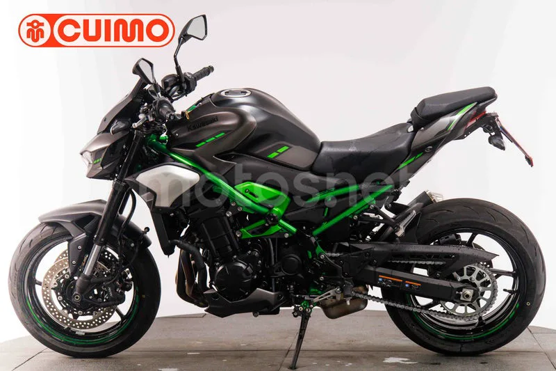 Kawasaki Z900 - Vista 8