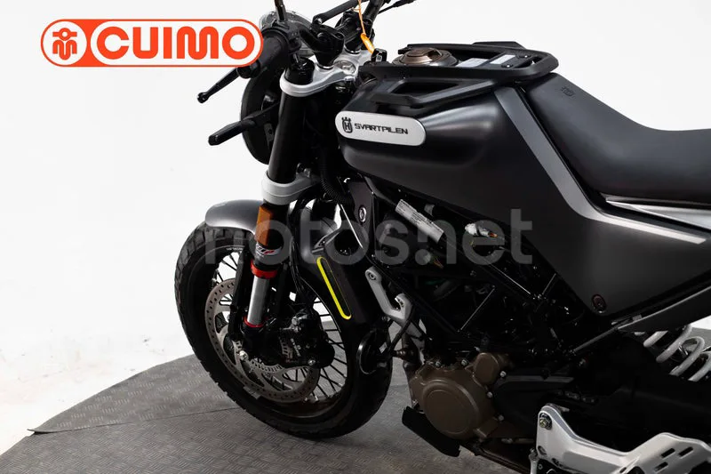 Husqvarna Svartpilen 125 - Vista 12