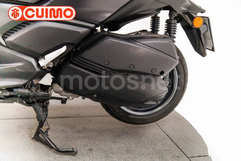 Yamaha XMAX 300 - Vista 24