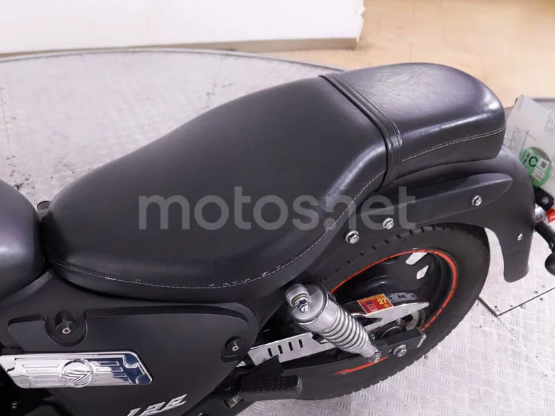 Keeway Superlight 125 - Vista 18