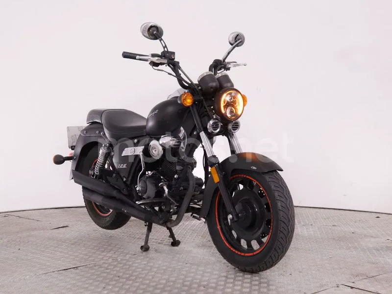 Keeway Superlight 125 - Vista 4