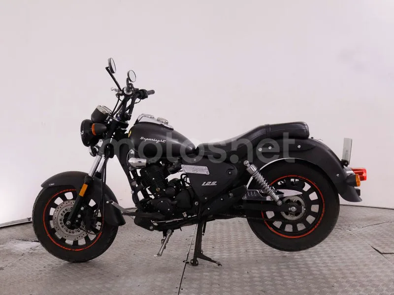 Keeway Superlight 125 - Vista 8