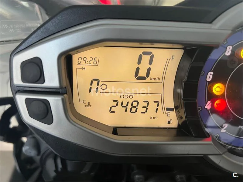 Triumph Tiger 800 - Vista 7
