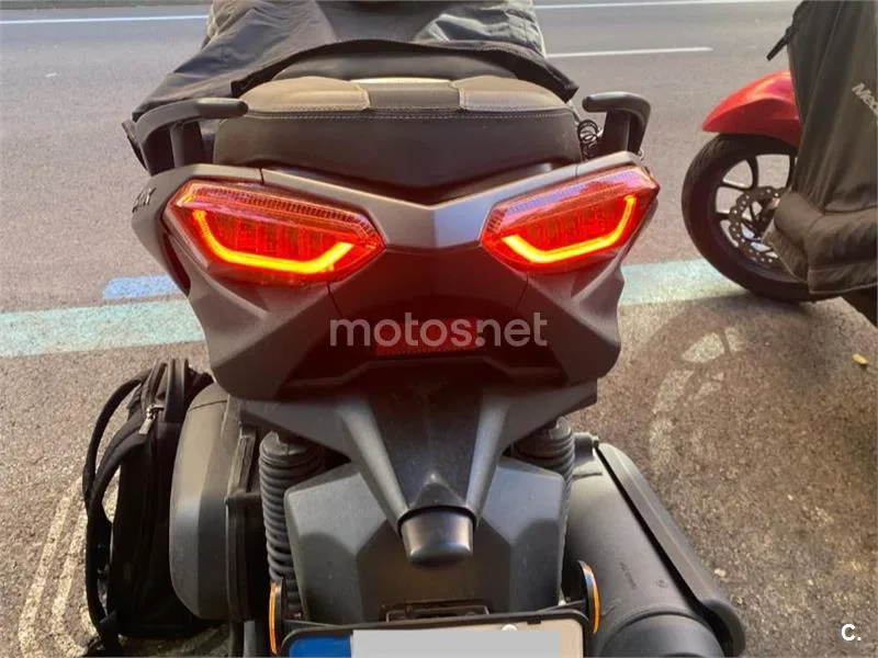 Yamaha XMAX 125 - Vista 3
