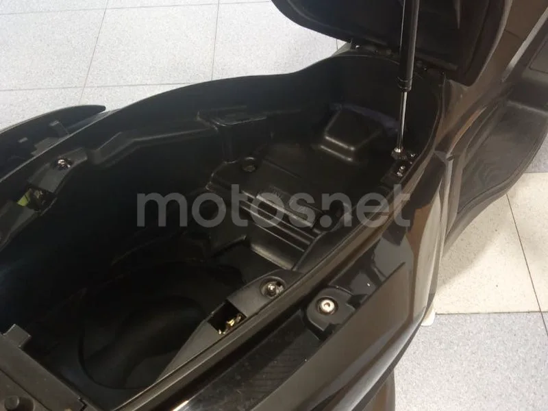 Kymco Super Dink 350 - Vista 5