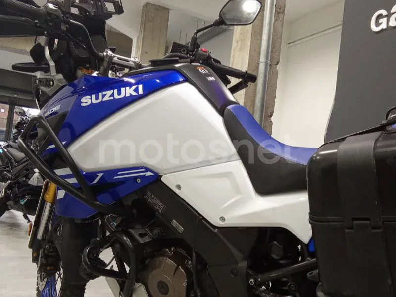 Suzuki V-Strom 1050 - Vista 11