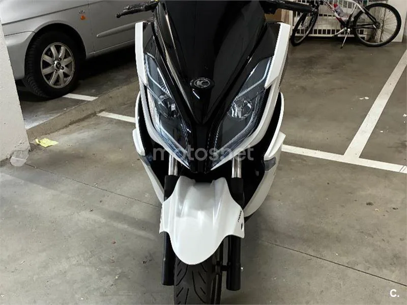 Kymco K-XCT 300i - Vista 3