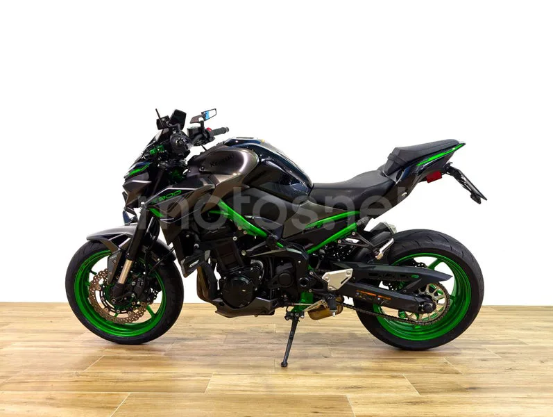 Kawasaki Z900 - Vista 5