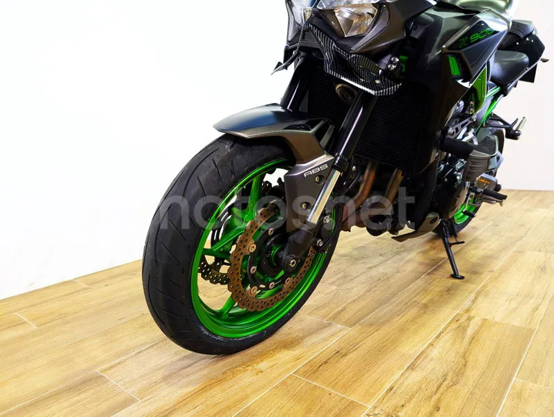 Kawasaki Z900 - Vista 6