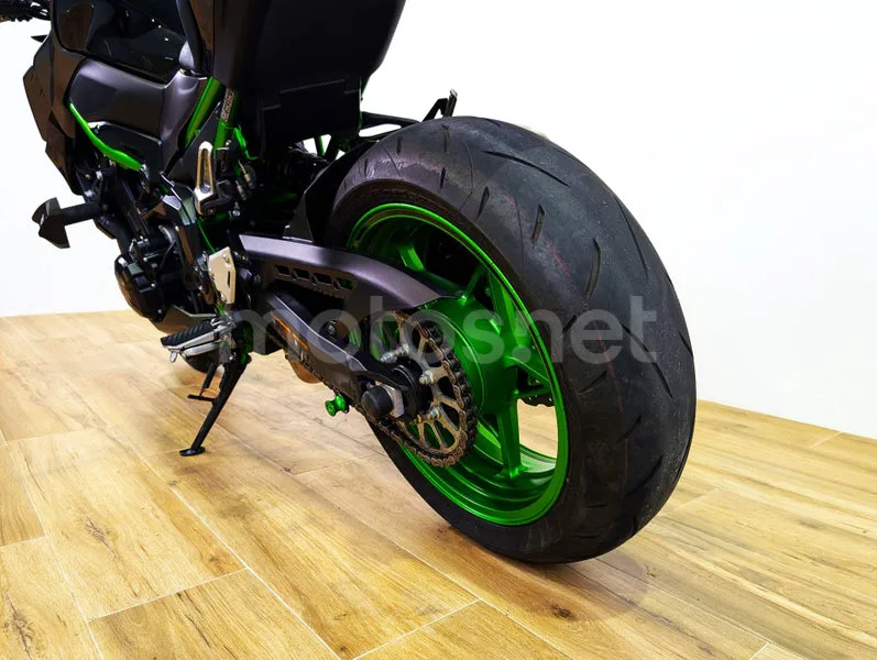 Kawasaki Z900 - Vista 10
