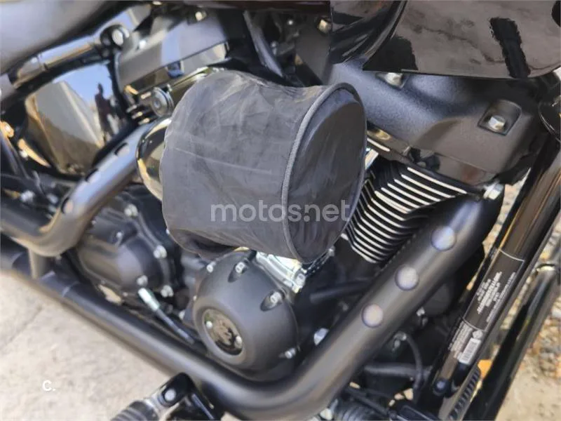 Harley-Davidson Low Rider ST - Vista 12