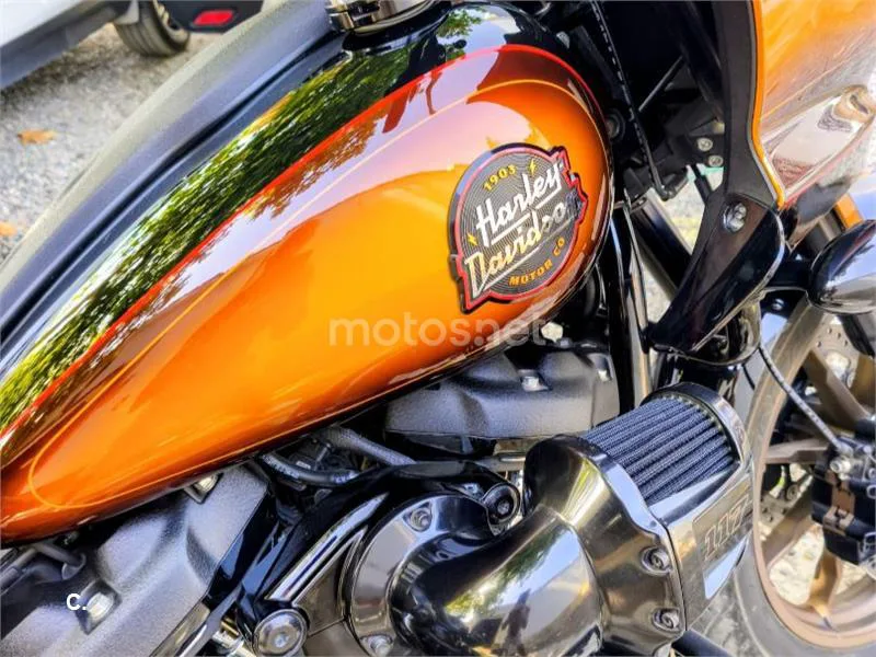Harley-Davidson Low Rider ST - Vista 18