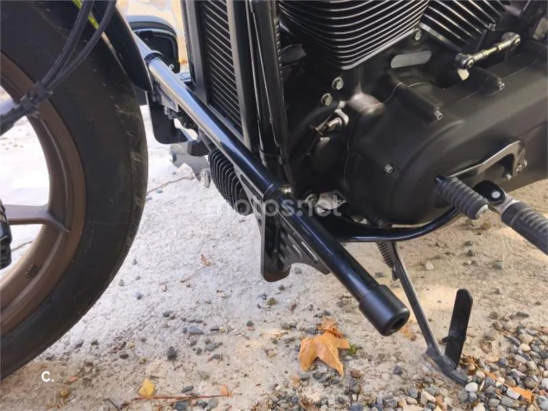 Harley-Davidson Low Rider ST - Vista 9