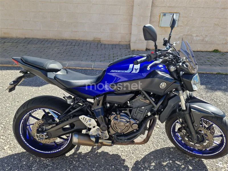 Yamaha MT-07 - Vista 8