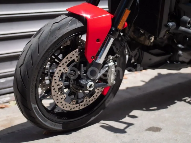 Ducati Monster - Vista 17