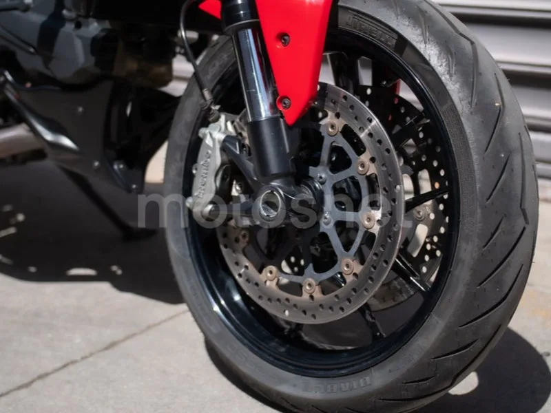 Ducati Monster - Vista 4