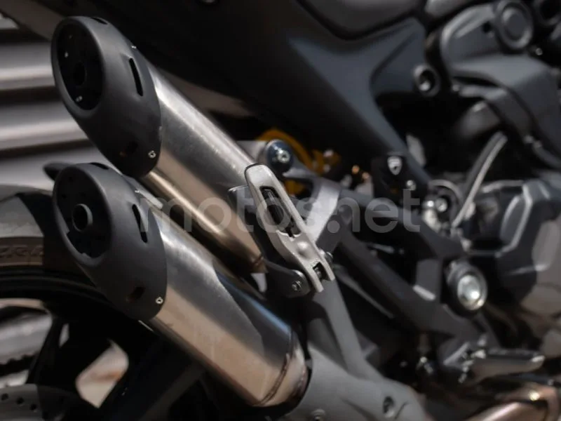Ducati Monster - Vista 7