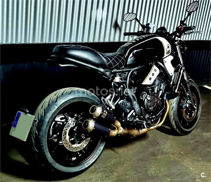 Yamaha XSR700 - Vista 3