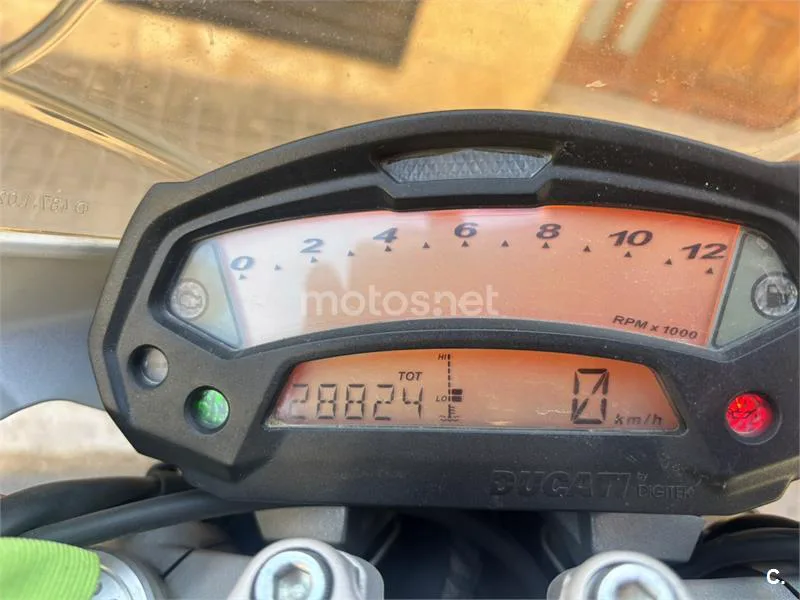 Ducati Monster 696 - Vista 4