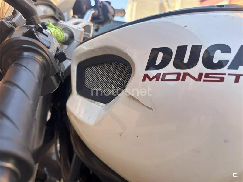 Ducati Monster 696 - Vista 5