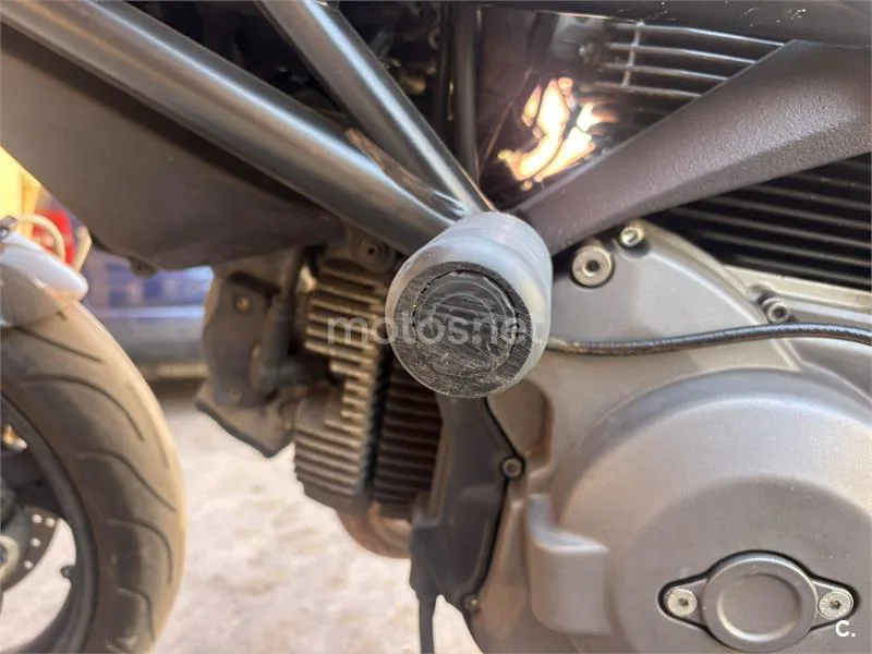 Ducati Monster 696 - Vista 8