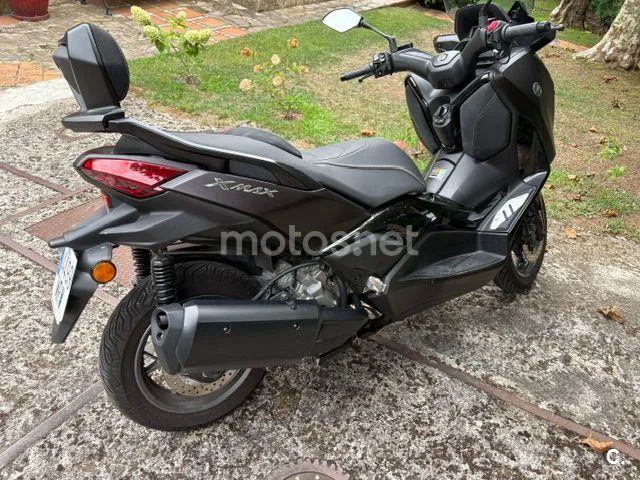 Yamaha XMAX 300 - Vista 4