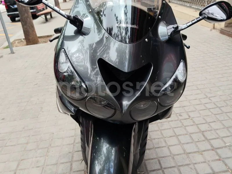 Kawasaki ZZR1400 - Vista 3