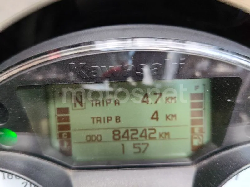 Kawasaki ZZR1400 - Vista 9