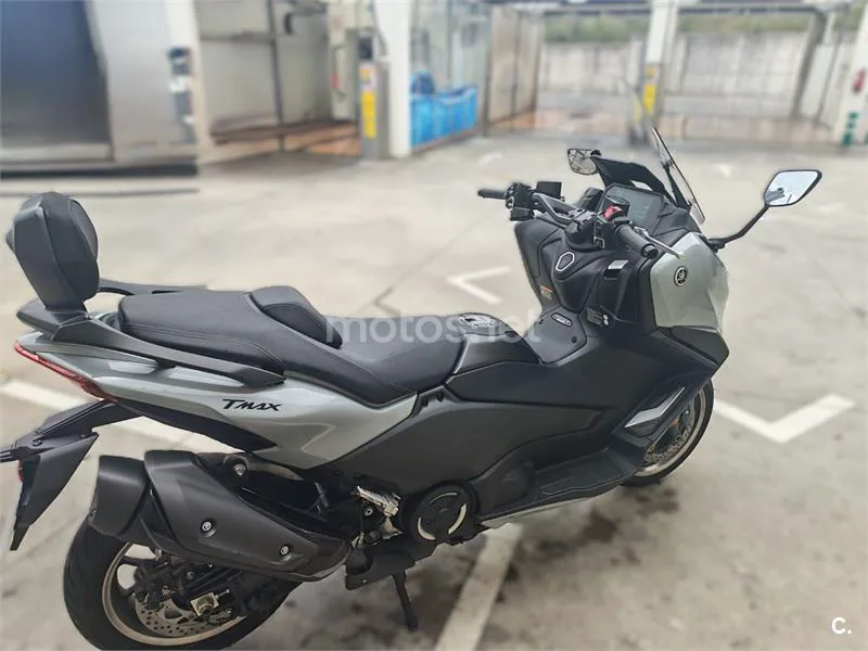Yamaha TMAX - Vista 6