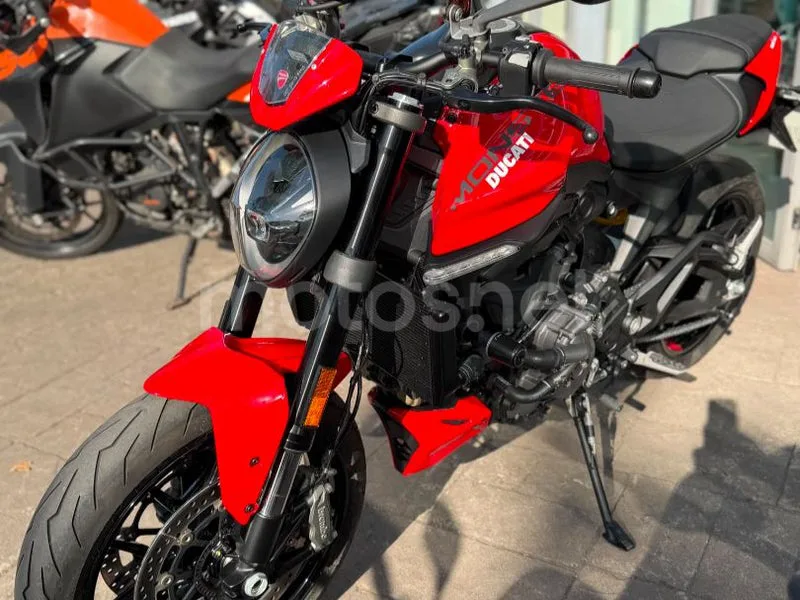 Ducati Monster - Vista 3