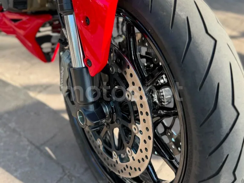 Ducati Monster - Vista 4