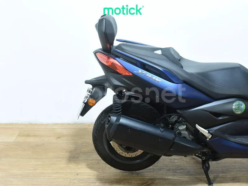 Yamaha XMAX 300 - Vista 3