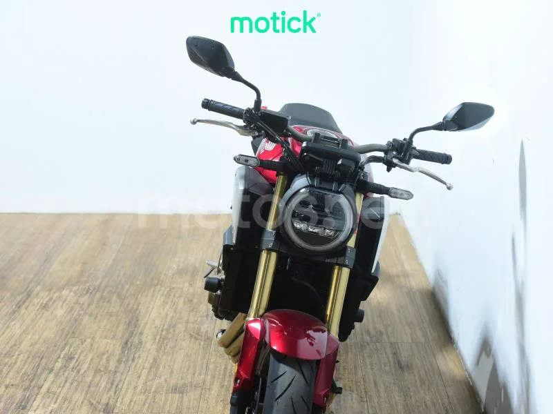 Honda CB650R - Vista 11