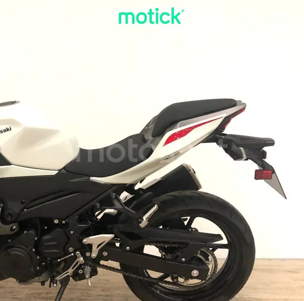 Kawasaki Z400 - Vista 8
