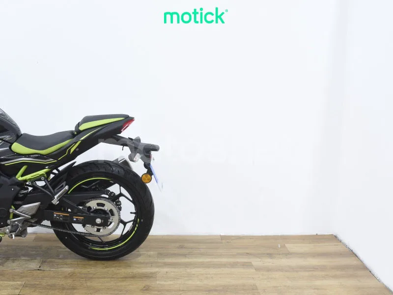 Kawasaki Z125 - Vista 8