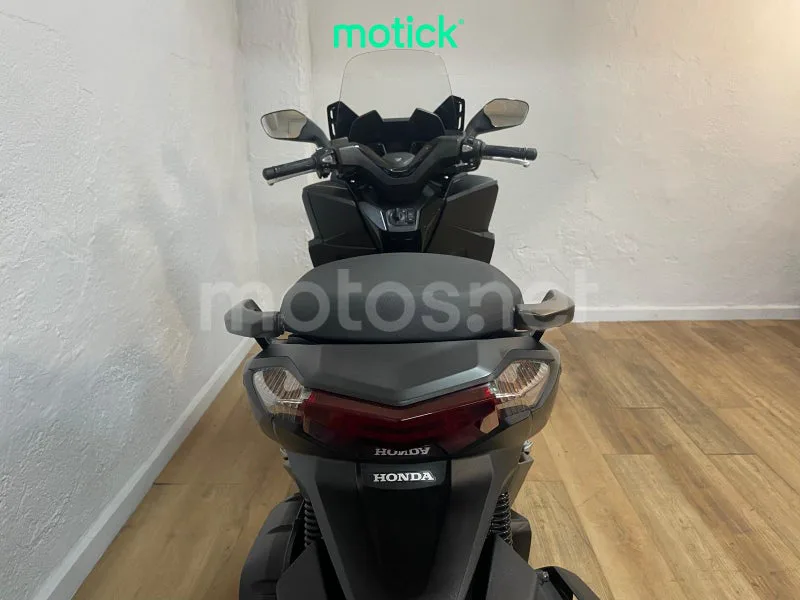 Honda Forza 125 - Vista 10