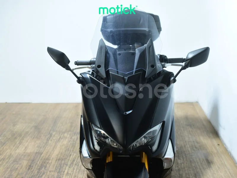 Yamaha TMAX - Vista 11
