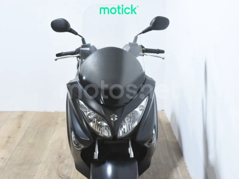 Suzuki Burgman 125 - Vista 10