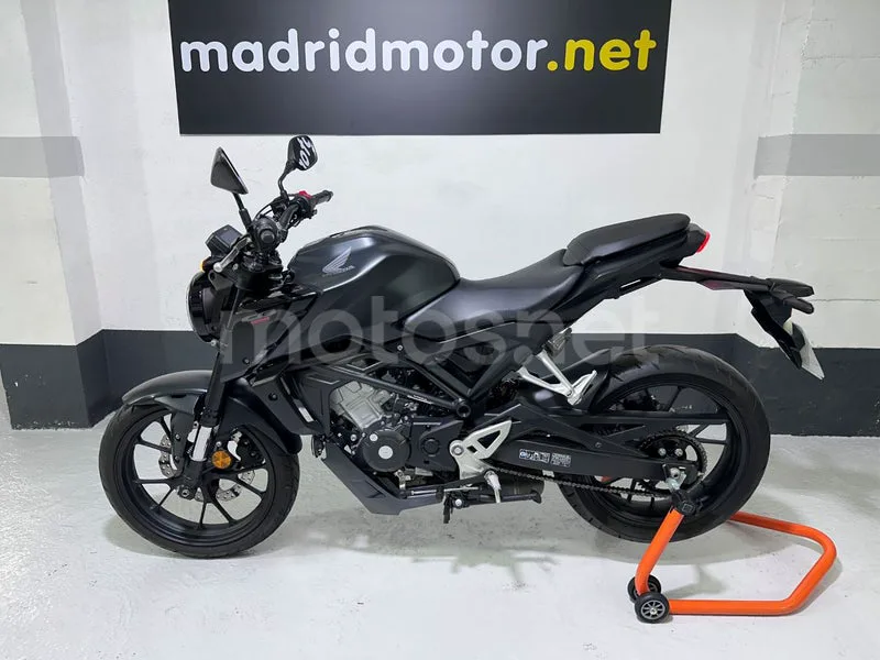 Honda CB125R 3990 € 2023 Madrid - 2