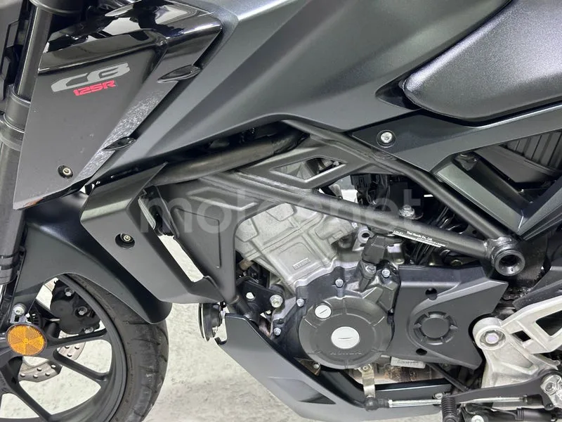 Honda CB125R - Vista 21