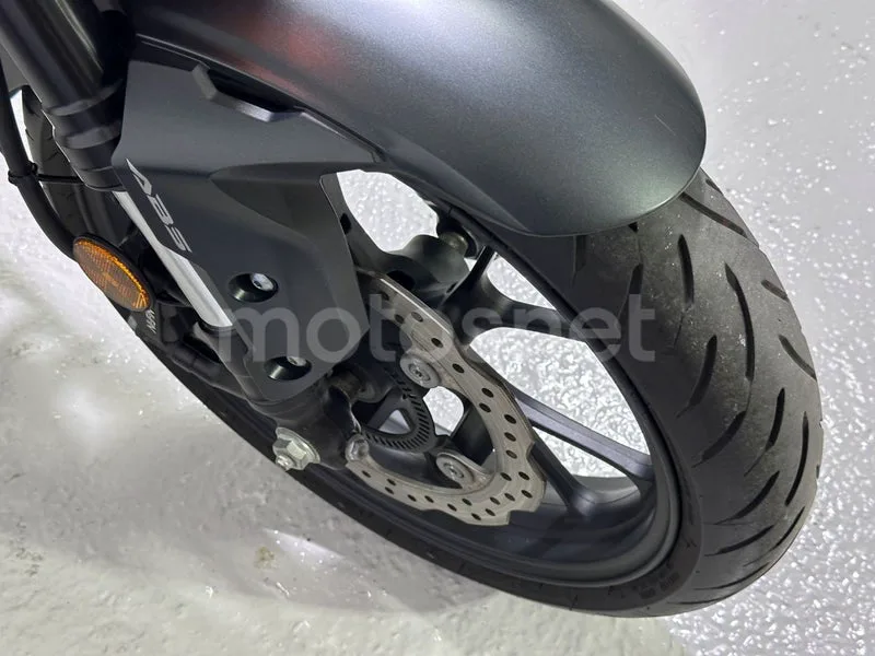 Honda CB125R - Vista 27