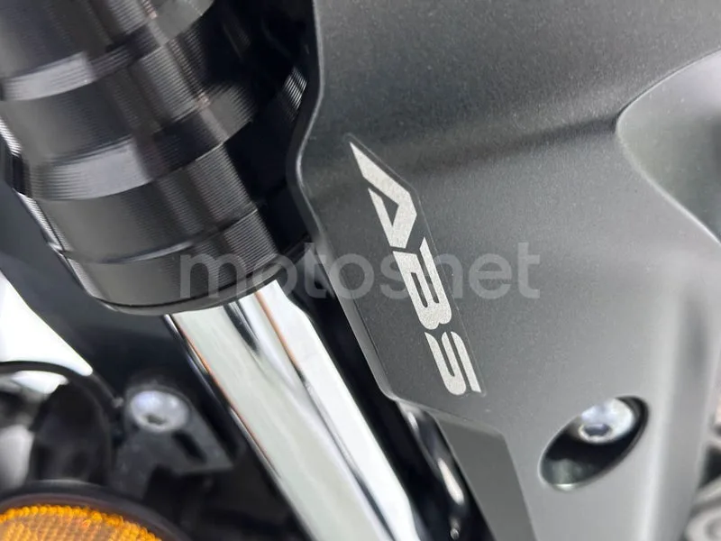 Honda CB125R - Vista 28