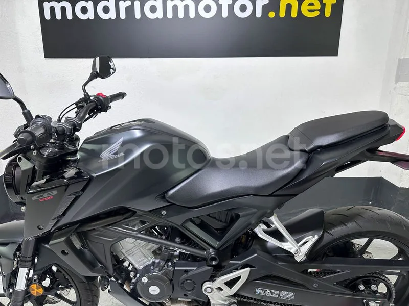 Honda CB125R - Vista 7