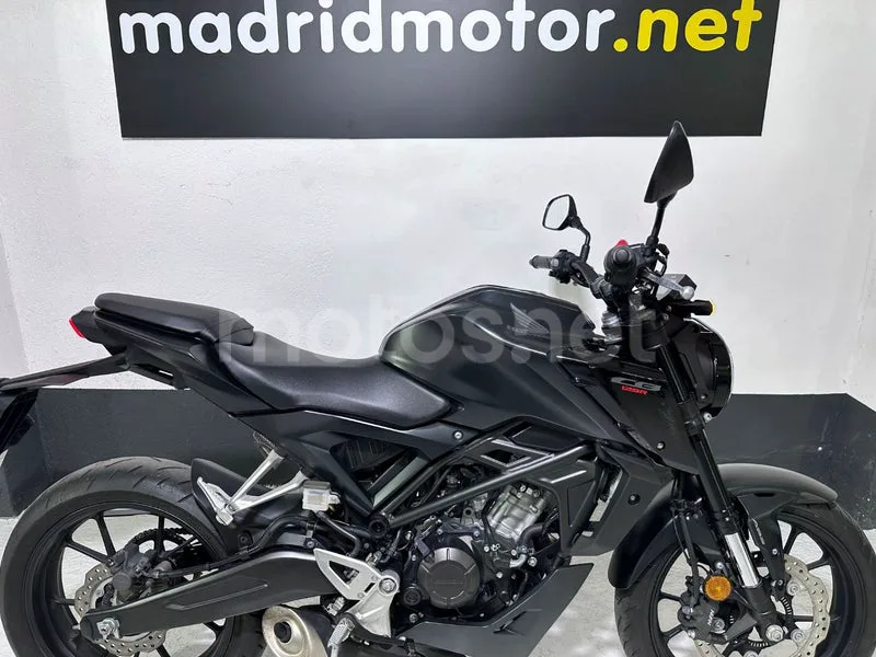 Honda CB125R - Vista 8