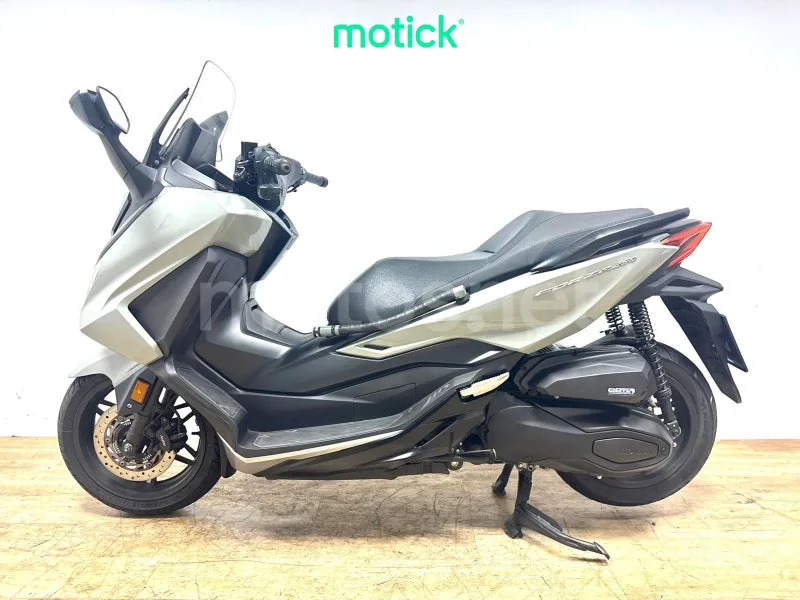 Honda Forza 350 - Vista 7