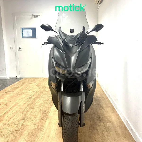 Yamaha XMAX 300 - Vista 10