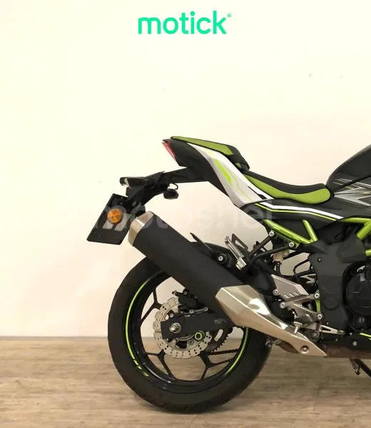 Kawasaki Z125 - Vista 3